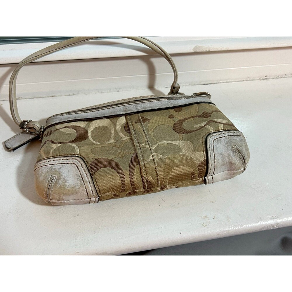 Vintage Coach Y2K Tan and Cream Canvas and Leather Wristlet Wallet - Picture 5 of 10